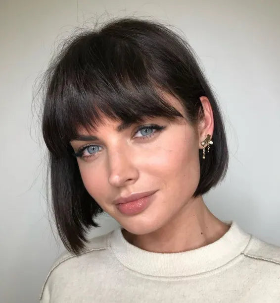 BLUNT CUT SYNTHETIC CLIP ON FRINGE 30G